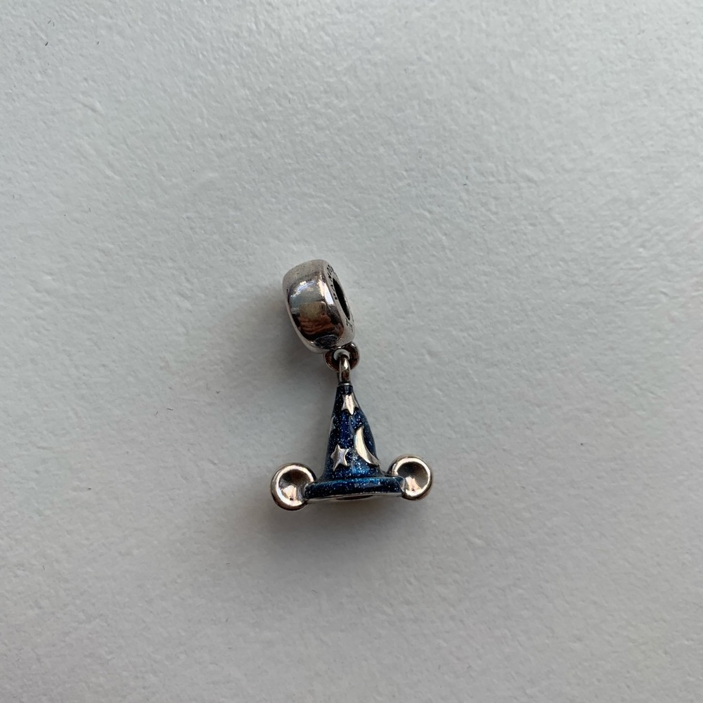 Pandora Mickey’s sorcerer hat